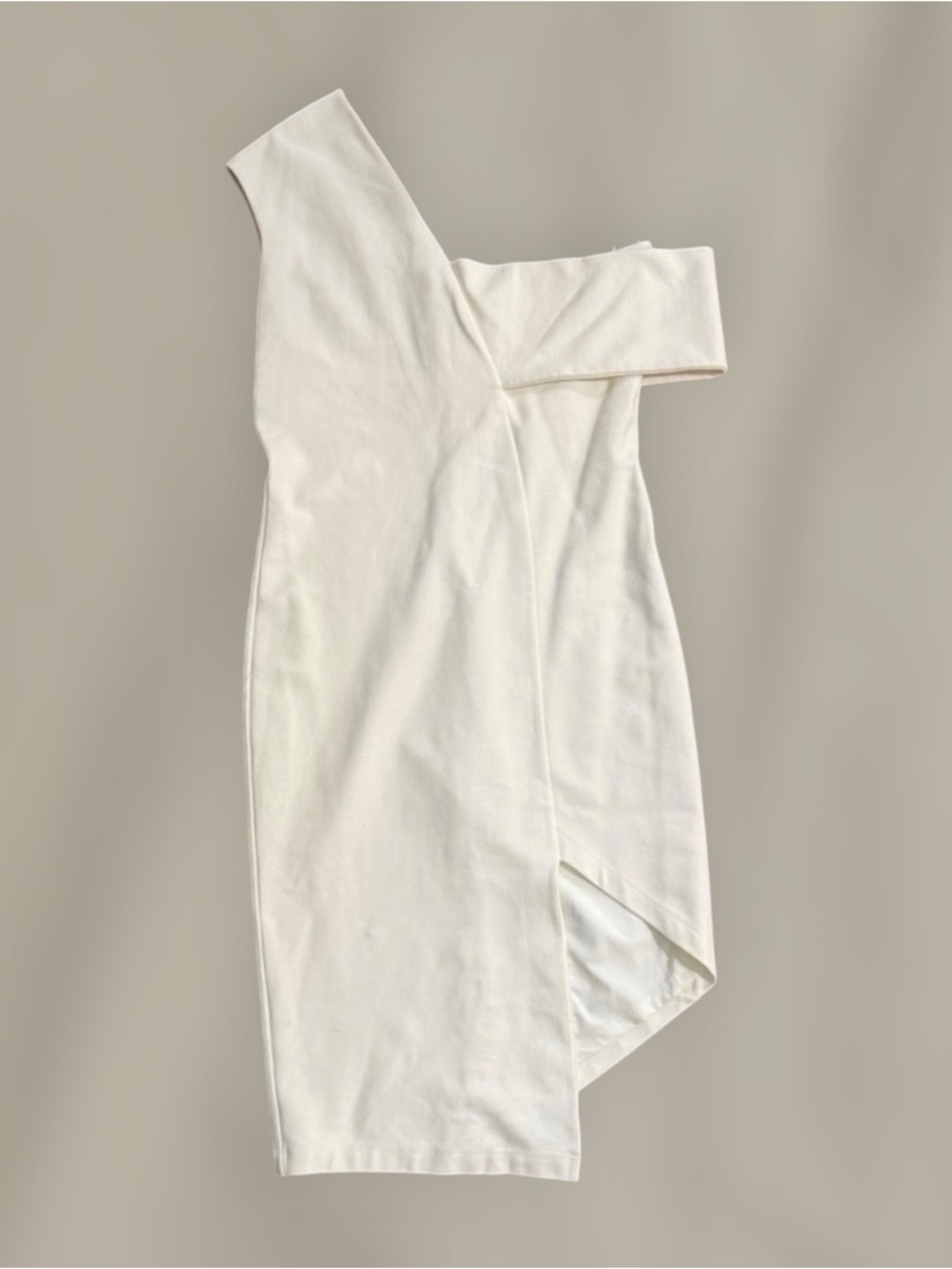 Michelle Mason - Elegant White Off-Shoulder Cocktail Dress - Women’s Size M